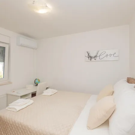 Ivana Villa Donji Prolozac